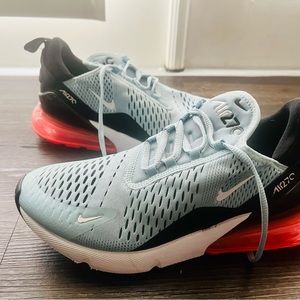 Nike 270s like new, worn twice. All reasonable offers will be considered!